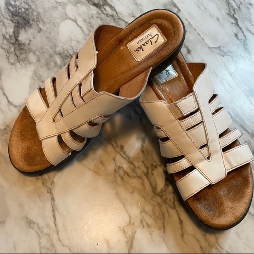 Clark’s Artisan Sandals 🤌🏻 4 for $75 🤌🏻